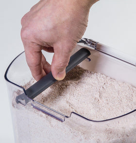 ProKeeper lid snaps securely with an easy-catch latch.