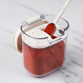 ProKeeper magnetic leveling bar in action with flour keeper