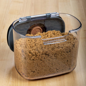 Clear ProKeeper+ container shows measurement marks up to six cups.