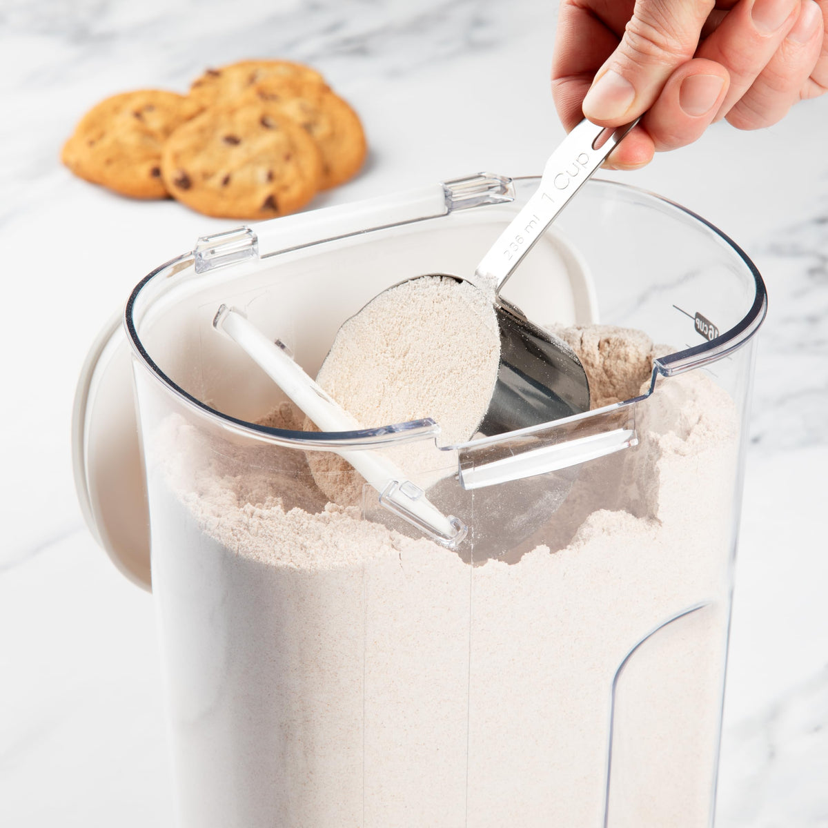ProKeeper powdered sugar keeper with magnetic dusting spoon for precise dusting