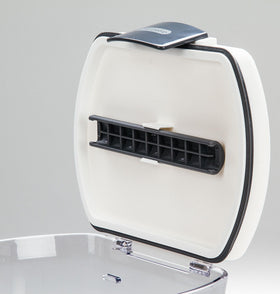 ProKeeper stainless steel hinges maintain a durable airtight system.
