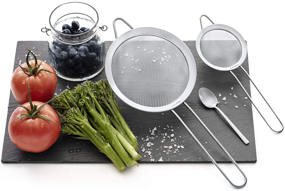 Proto Future strainer with welded rim, durability and easy cleaning.