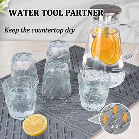 Puliyunxiang drying mat on kitchen counter with non-slip surface for safe drying.
