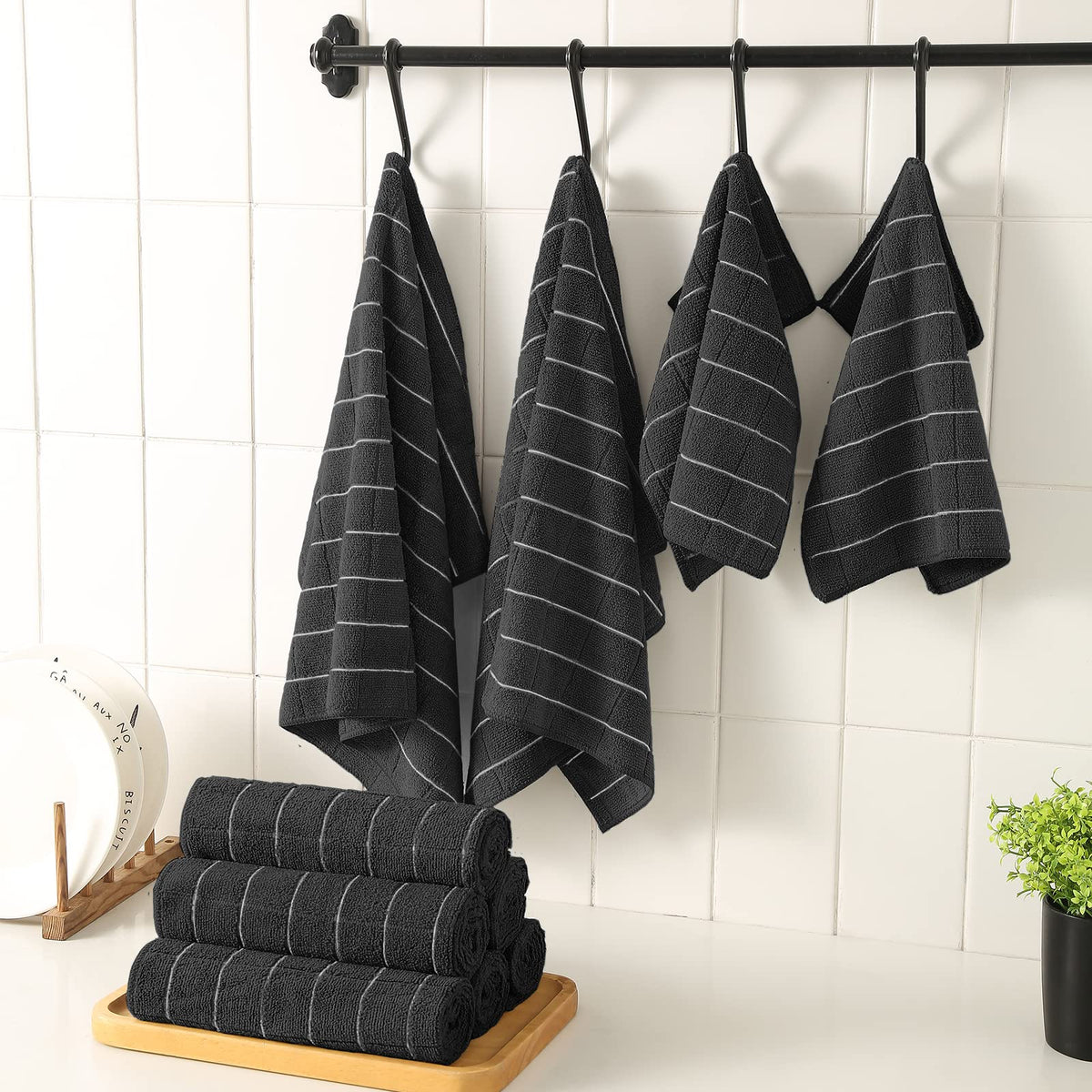 Easy-care Puomue towels: machine washable and dryer friendly.