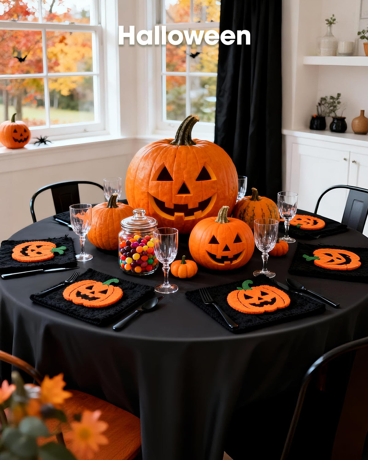 Pureegg versatile-use tablecloth in black for daily meals.
