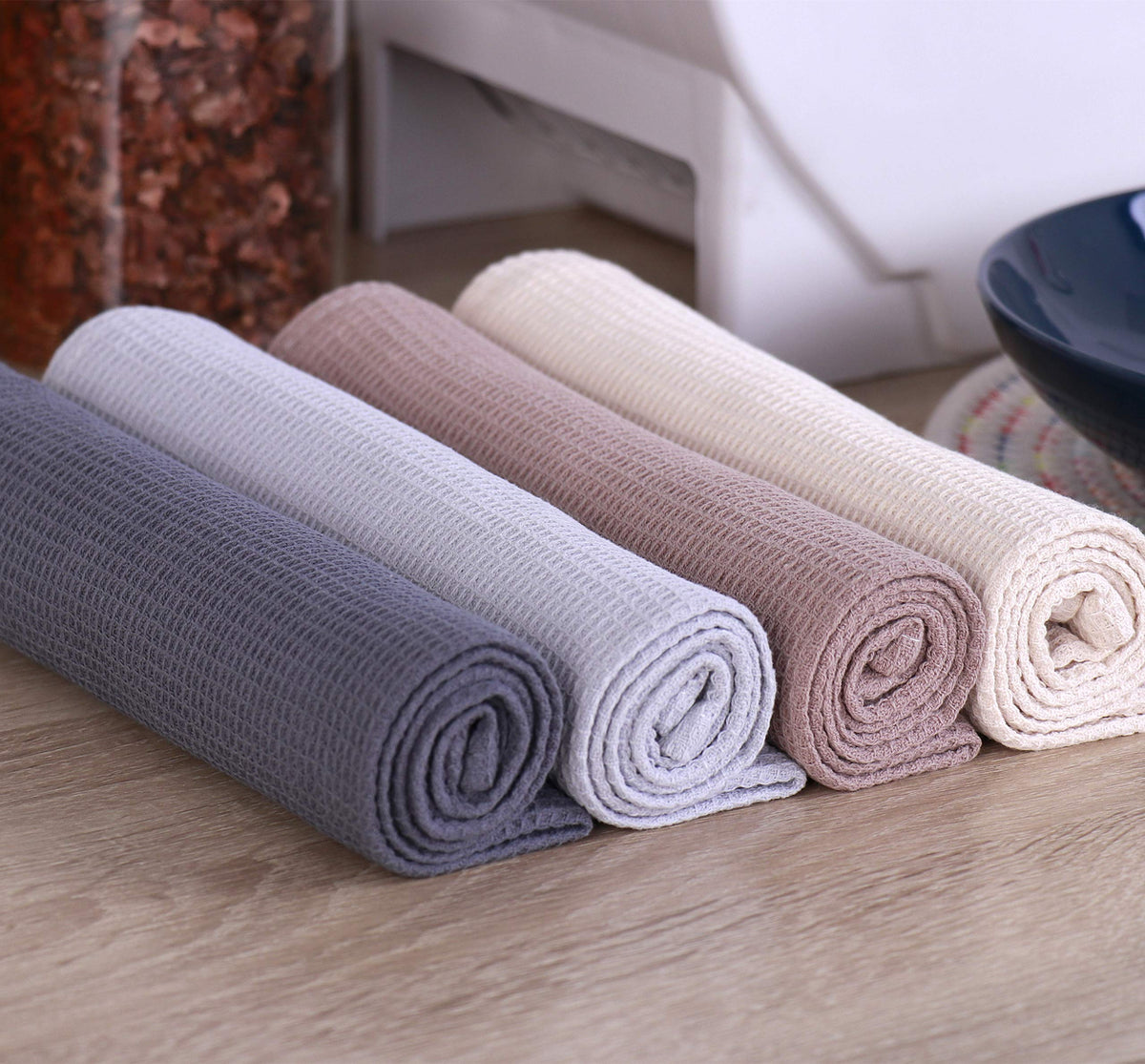PY HOME & SPORTS waffle weave detail highlights hollow honeycomb texture for fast absorption.