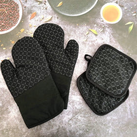 Pynqdfu gift-ready 4-piece baking set for baking lovers.