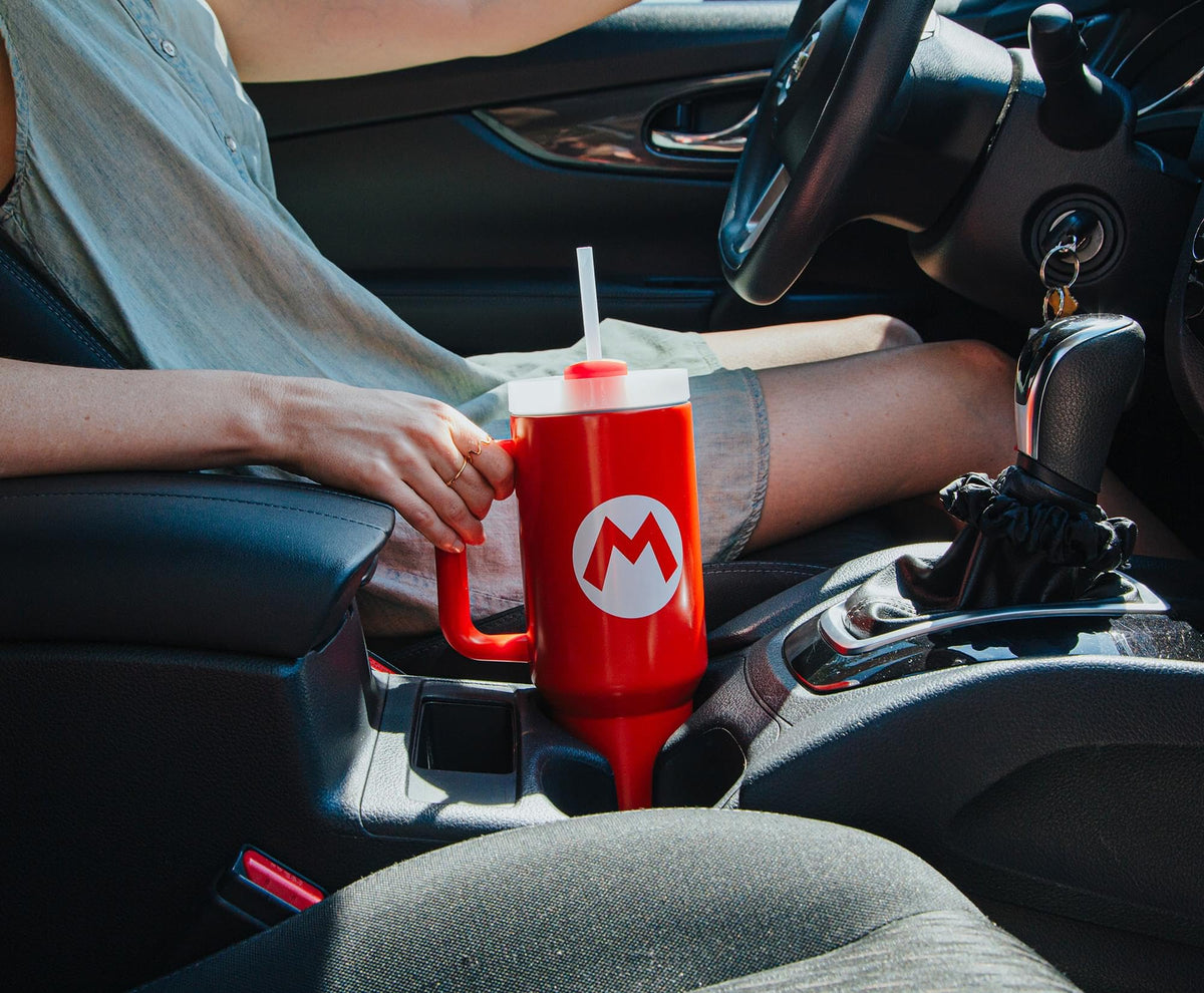 Pyramid America double-walled insulation keeps beverages at target temperature