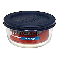 Pyrex 7200 six-pack bowls with lids ideal for meal prep.