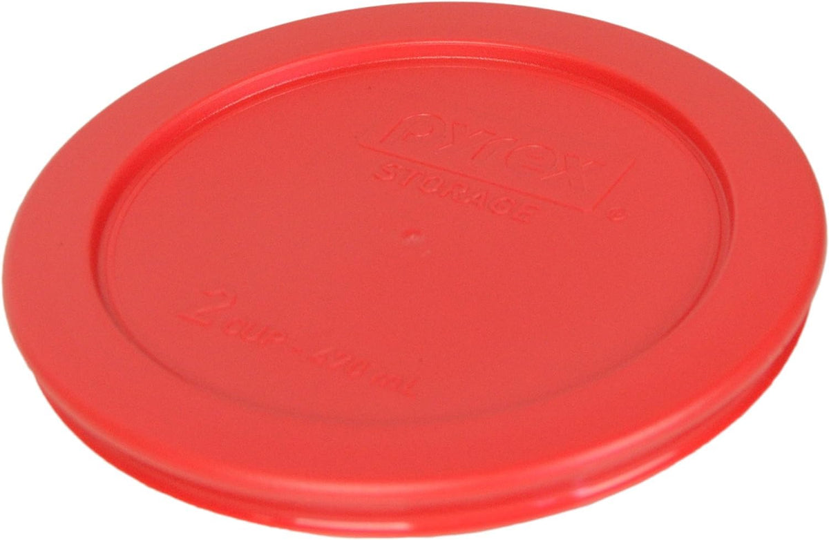 Pyrex 7200-PC lid closeup demonstrates durable BPA-free material for freshness.