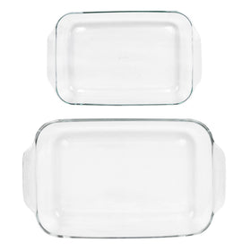 Pyrex Basics 2-quart clear glass baking dish, great for side dishes and desserts.