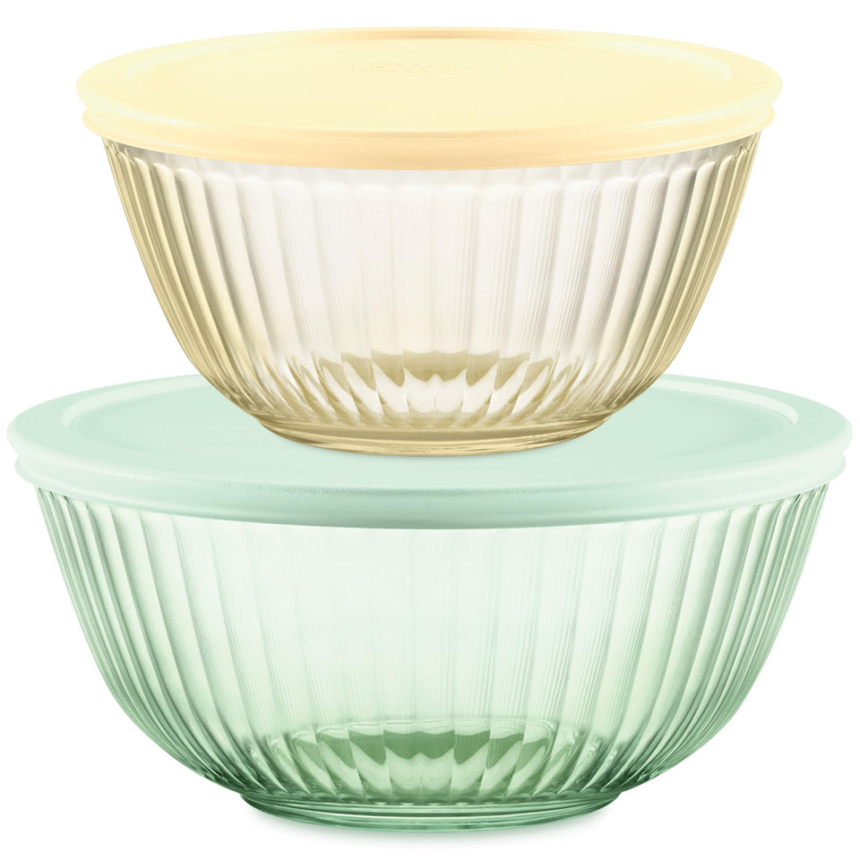 Pyrex Colors 1.3-qt bowl with lid for easy prep and storage.