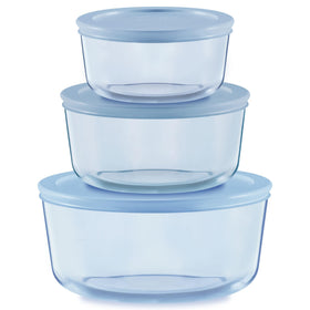 Pyrex Colors Tinted 2-cup round container with snug lid for fresh, grab-and-go meals.