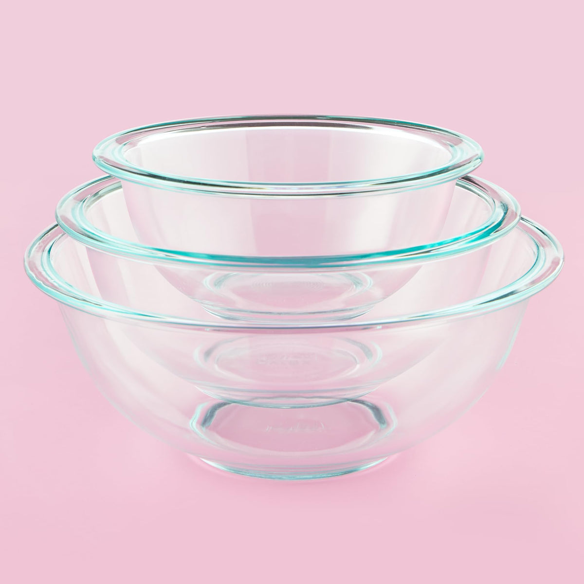 Pyrex Essentials 1.5 qt glass bowl ideal for prepping and compact storage.