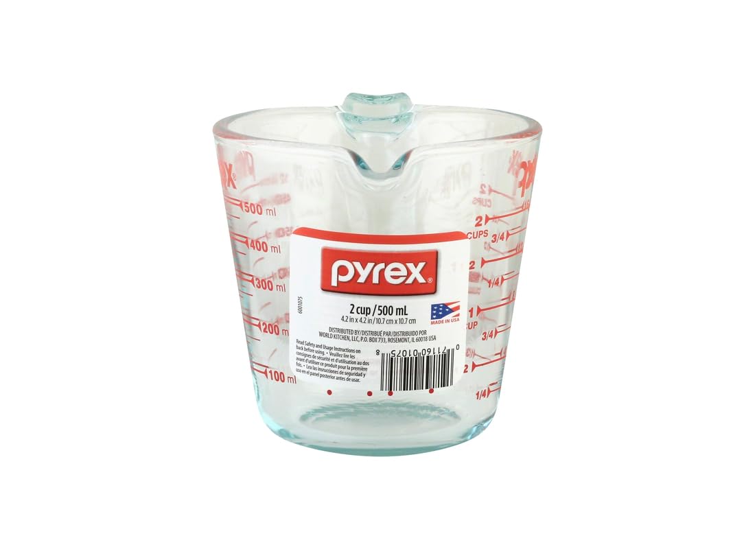 Pyrex Prepware clear glass body shows exact fill level for accurate cooking.