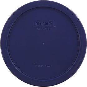 Pyrex Storage Plus 7-Cup Round Dish with Blue Lid in microwave for quick reheating.