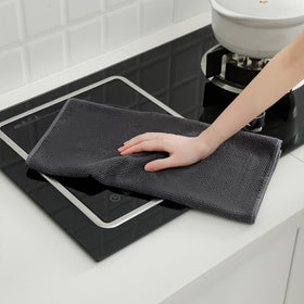 QAJ reusable kitchen towels protect surfaces while reducing paper waste.