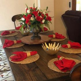 Qavinch placemats protect surfaces with heat-conscious design for meals