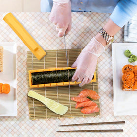QCCTPUU sushi maker base showing sturdy construction for daily use