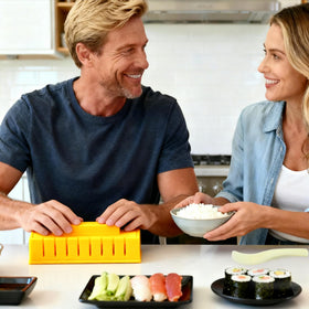 QCCTPUU chopsticks included with the sushi maker for easy assembly