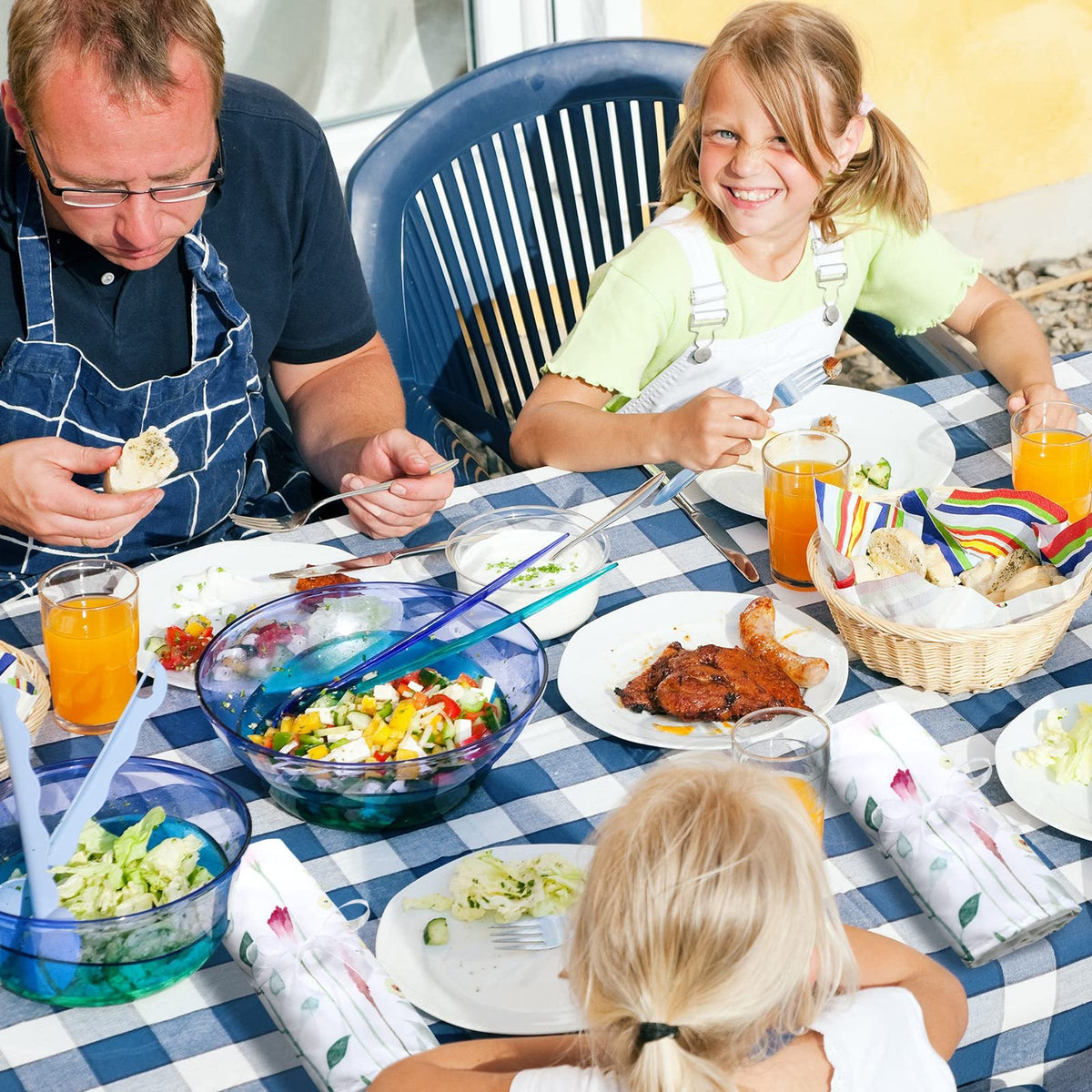 Qeeenar 20x20 inch square napkins designed for easy stacking and storage