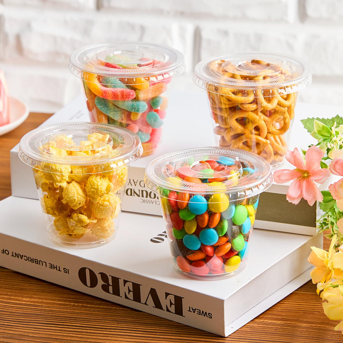 Qeirudu 100-pack ideal for catering, bakeries, and school events.