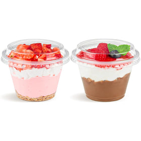 Qeirudu 6 oz clear cup with high lid for desserts and portion control.