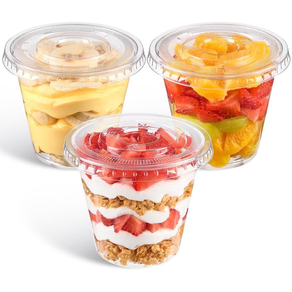 Qeirudu 9oz clear dessert cups with flat lids for party desserts and easy stack storage.