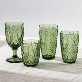 QELVIO hand-pressed texture adds elegant table presence.