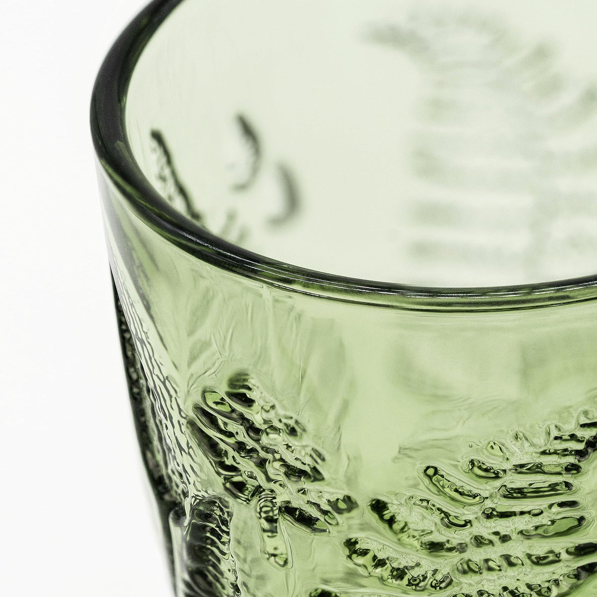 QELVIO 10 oz tumbler offers comfortable grip and versatility