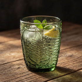 QELVIO durable hand-pressed glass withstands daily use and dishwasher safe