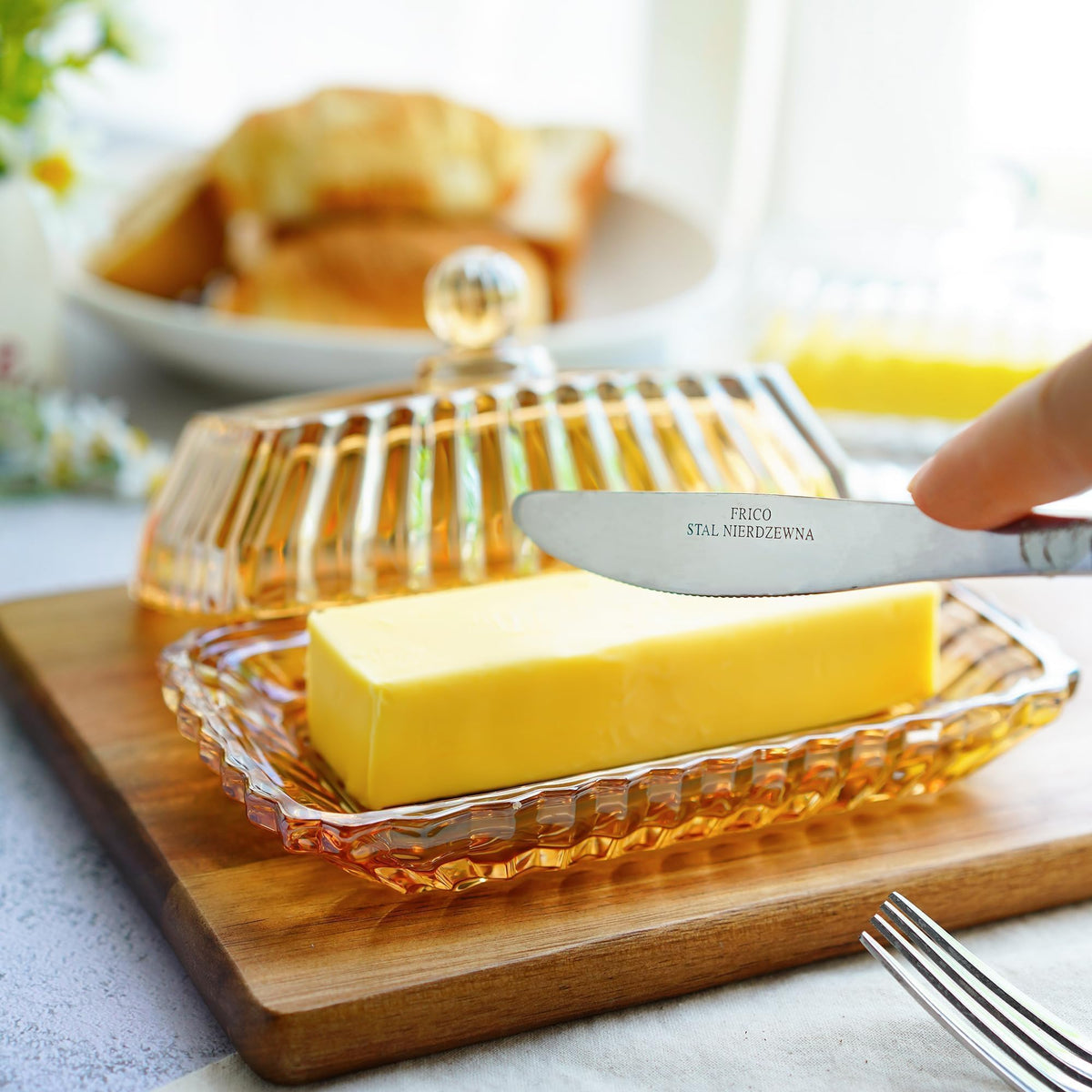 QFkris durable crystal glass butter tray blends durability with refined design.