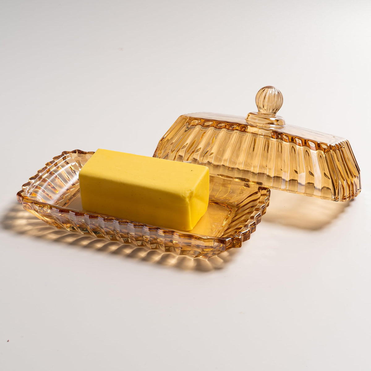 QIANCHANG crystal-clear holder preserves freshness while serving butter or snacks