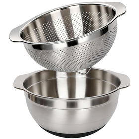 QiMH 304 stainless steel colander with 2.5qt capacity for quick rinsing and draining.