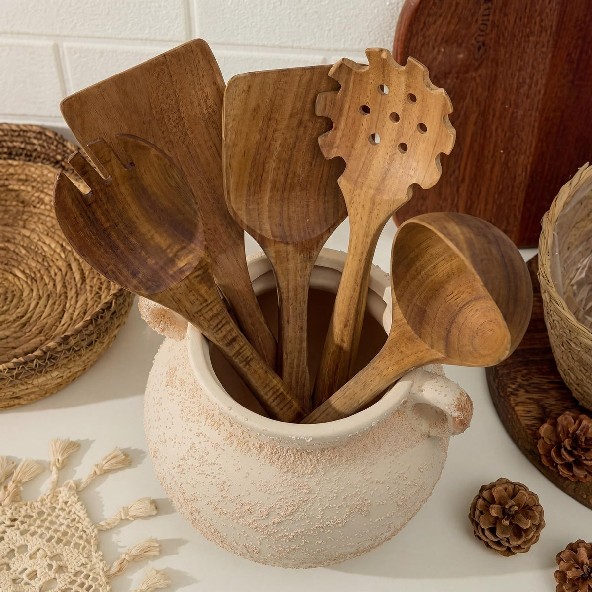 Qinyoung retro earthenware pot design adds nostalgic style to any kitchen.
