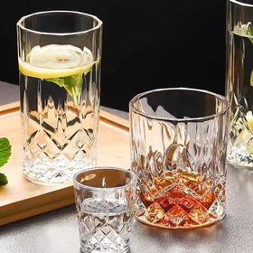 Qipecedm gift-ready glass set makes a stylish, thoughtful present.