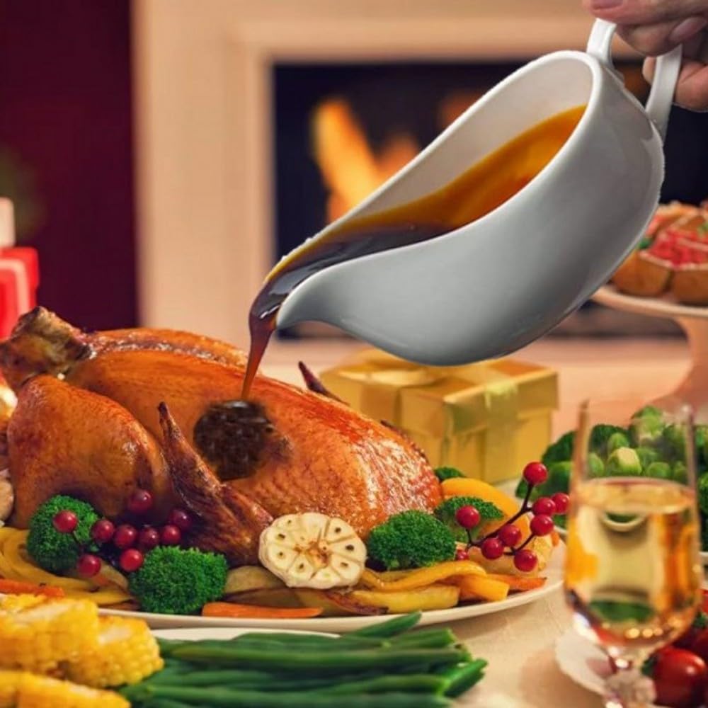 Qlans serving set including gravy boat, saucer, and ladle for elegant meals