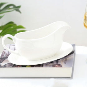 Qlans versatile sauce boat suitable for broths and dressings at meals