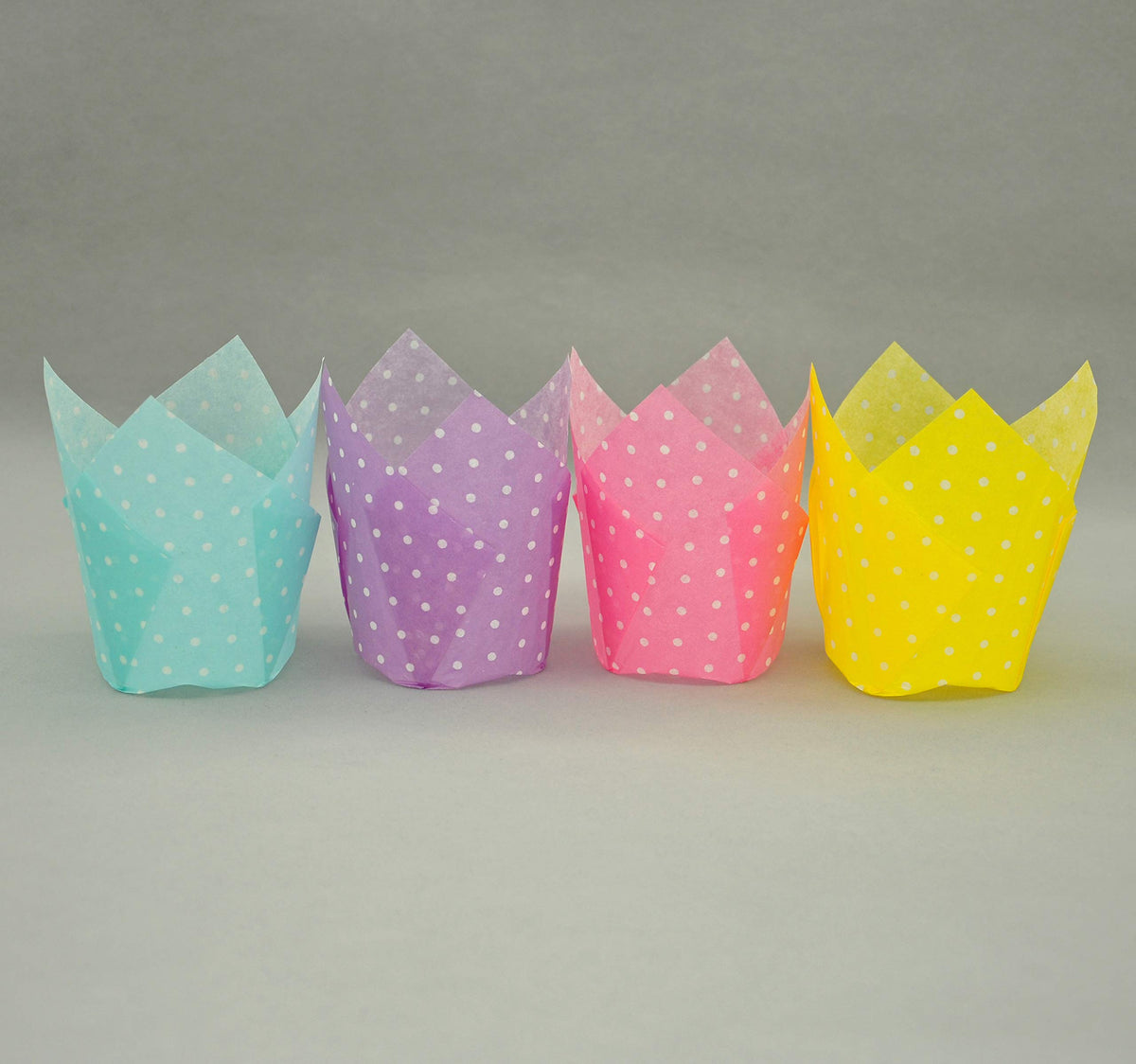QLSmypkg Tulip purple front-view cups on a dessert table