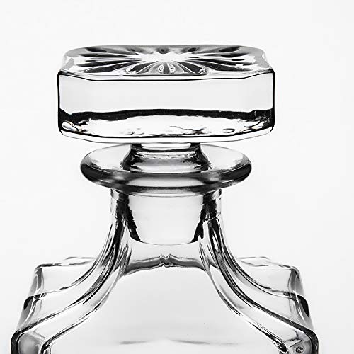 QUEEN&STONE decanter's thick build feels substantial in hand for confident serving.