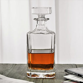 QUEEN&STONE decanter comes in sturdy packaging to protect during shipping.