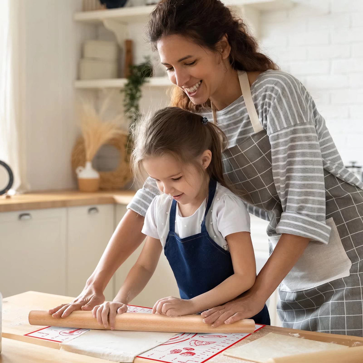 QUELLANCE silicone baking mat great for pie crust prep