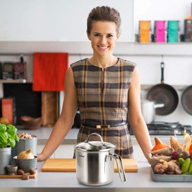 QUIENKITCH tri-ply base enables fast, even heating across dishes