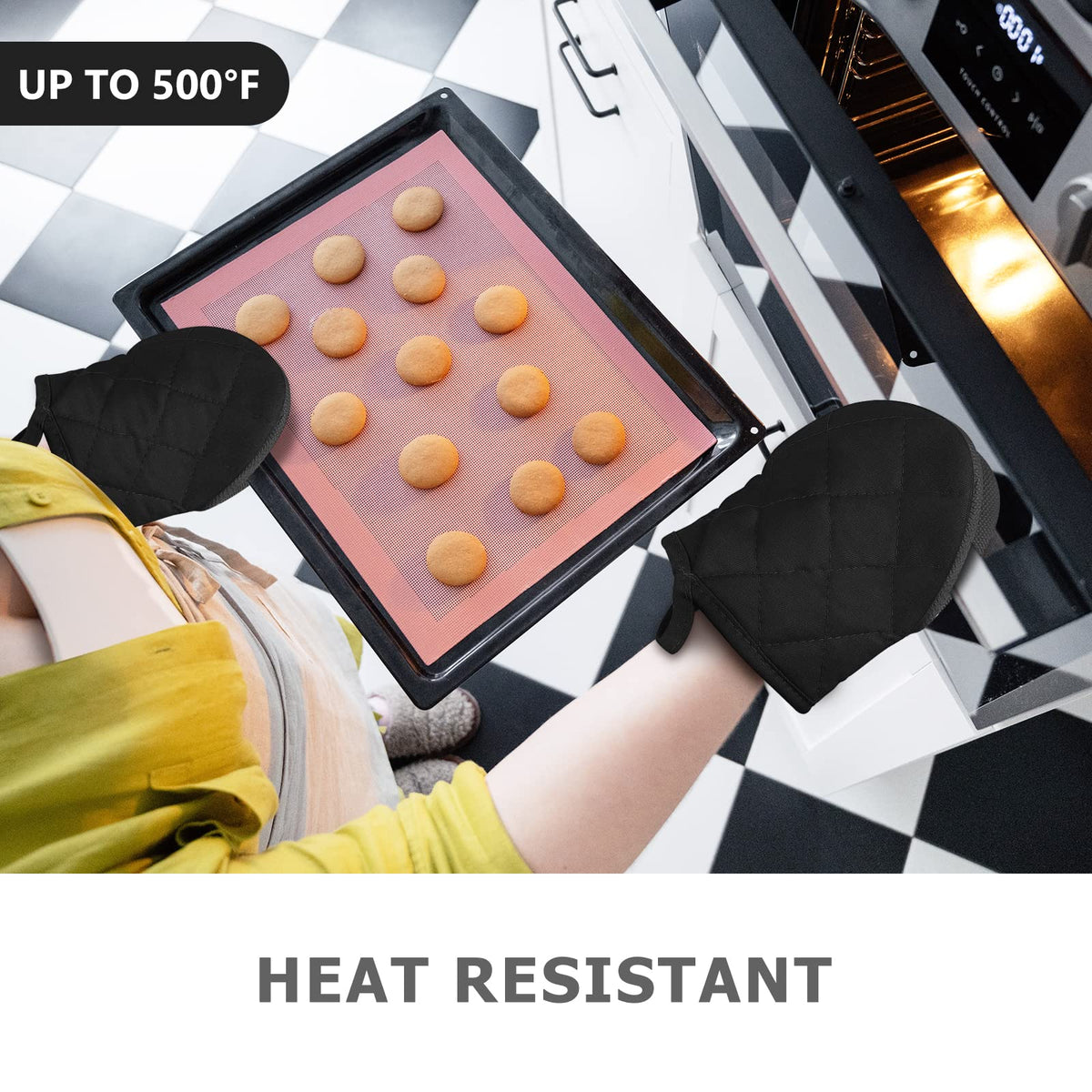 Qulable short oven mitts, grip texture close-up, non-slip control for pots and pans.