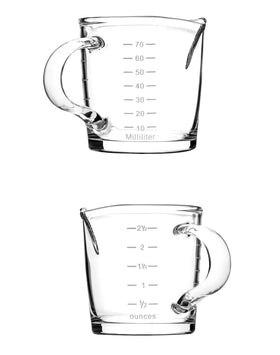QWORK double-spout measuring glass enables controlled pours.