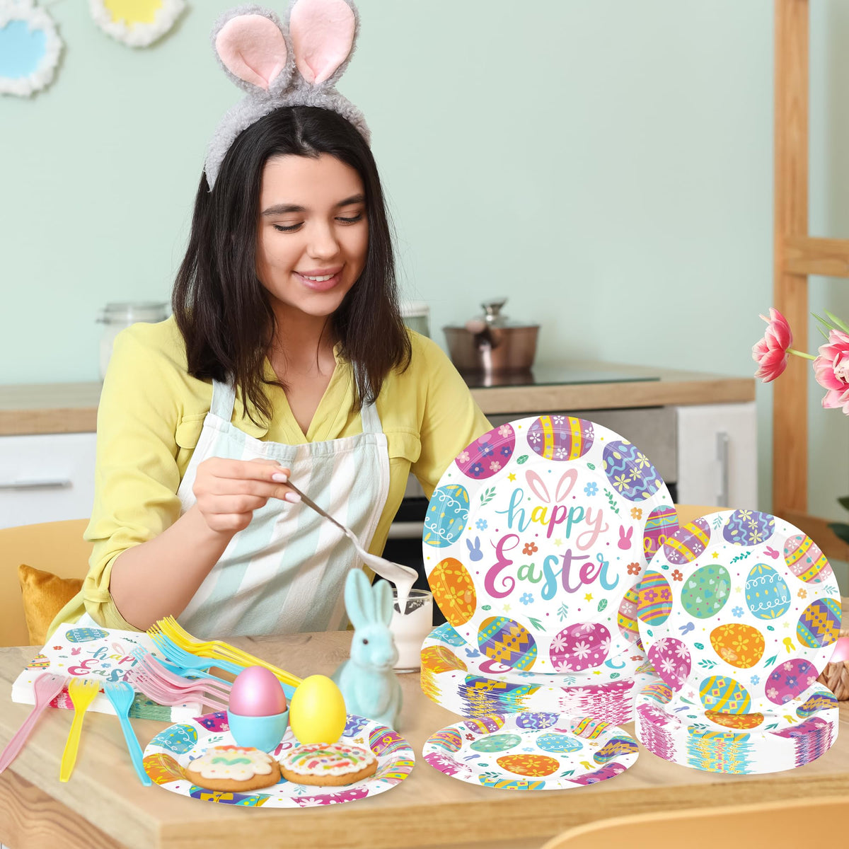 QZYL Disposable tableware saves time on cleanup after parties.