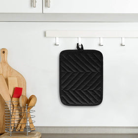 R HORSE heat-resistant potholders withstand up to 280 degrees for oven use.