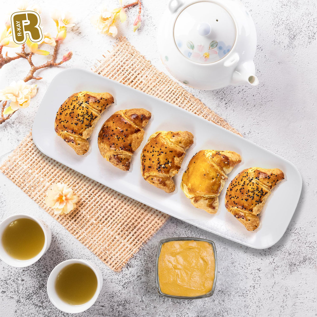 R-Kay rectangular heavy-duty dessert trays provide sturdy service