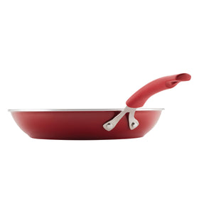 Rachael Ray wide cooking surface supports bigger, one-pan meals.