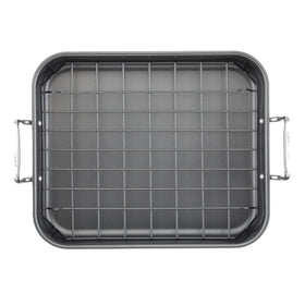 Rachael Ray turkey roast setup keeps meat elevated for even browning.